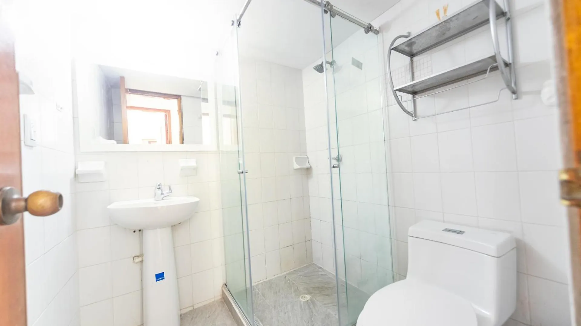 El Bendecido. Amplio Apartamento Entero Con Excelente Ubicacion Y Parqueadero Privado Gratis Las 24 Horas. Apartment Cartagena