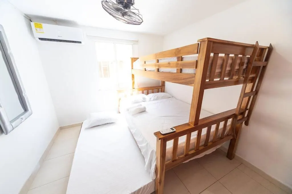 El Bendecido. Amplio Apartamento Entero Con Excelente Ubicacion Y Parqueadero Privado Gratis Las 24 Horas. Apartment Cartagena