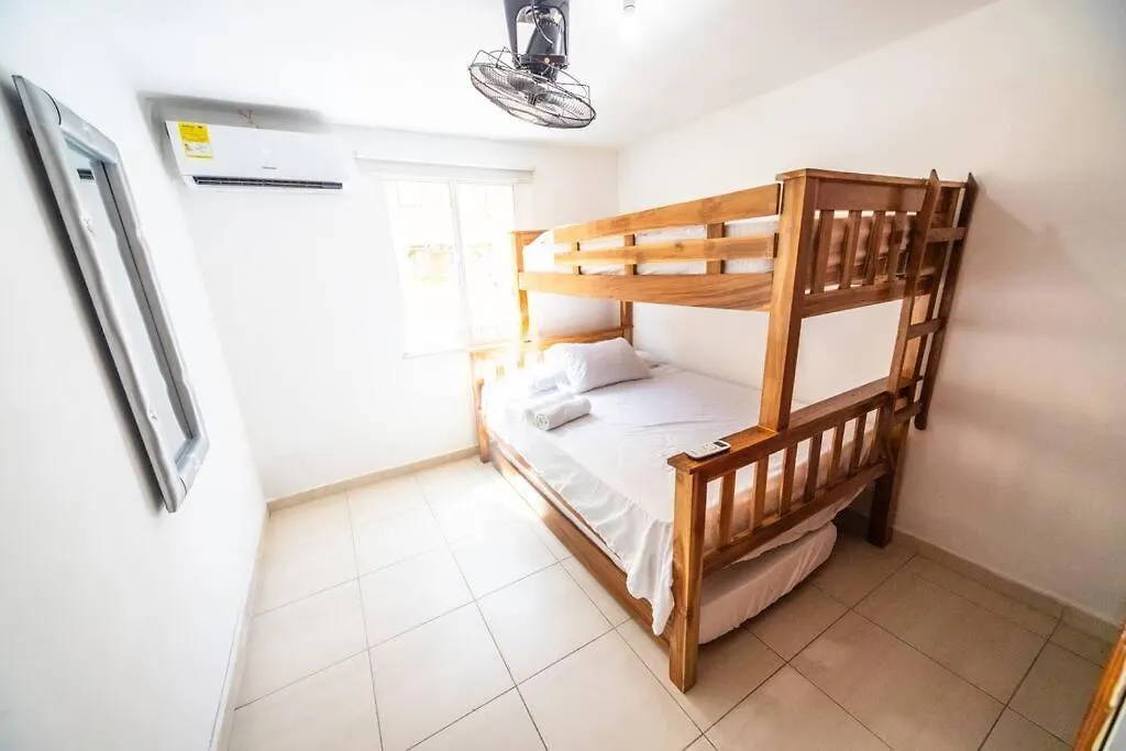 El Bendecido. Amplio Apartamento Entero Con Excelente Ubicacion Y Parqueadero Privado Gratis Las 24 Horas. Apartment Cartagena