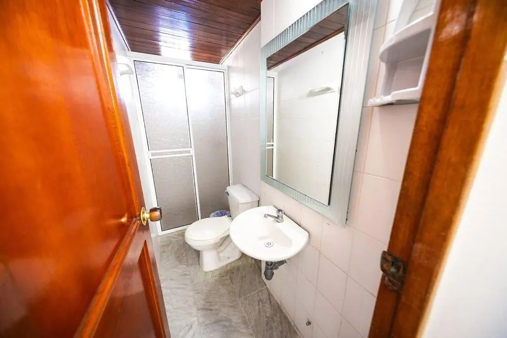 El Bendecido. Amplio Apartamento Entero Con Excelente Ubicacion Y Parqueadero Privado Gratis Las 24 Horas. Daire Cartagena