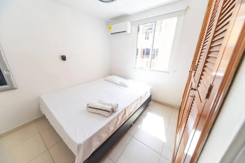 El Bendecido. Amplio Apartamento Entero Con Excelente Ubicacion Y Parqueadero Privado Gratis Las 24 Horas. Daire Cartagena