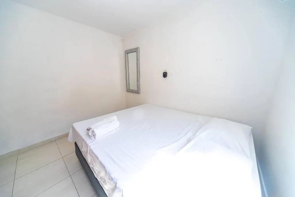 El Bendecido. Amplio Apartamento Entero Con Excelente Ubicacion Y Parqueadero Privado Gratis Las 24 Horas. Daire Cartagena