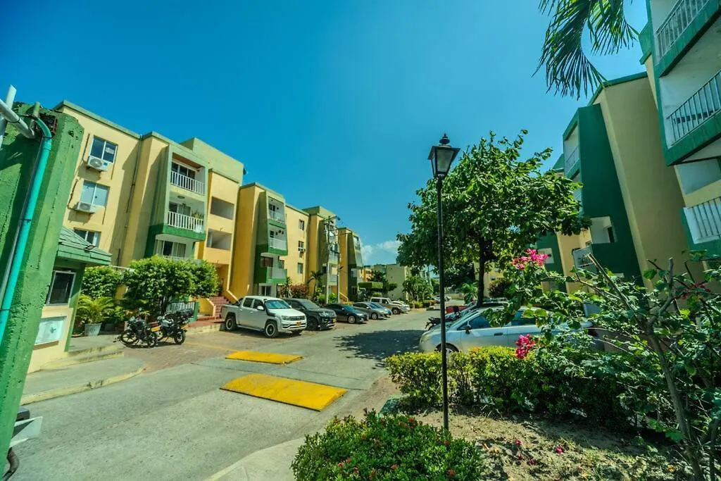 El Bendecido. Amplio Apartamento Entero Con Excelente Ubicacion Y Parqueadero Privado Gratis Las 24 Horas. Daire Cartagena