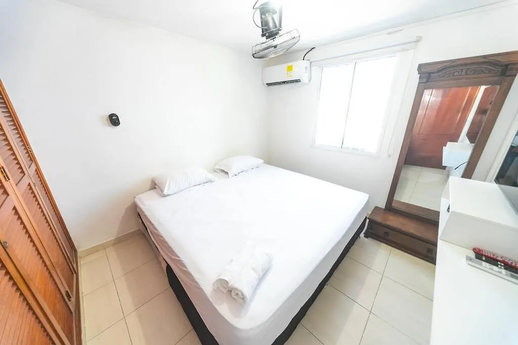 El Bendecido. Amplio Apartamento Entero Con Excelente Ubicacion Y Parqueadero Privado Gratis Las 24 Horas. Daire Cartagena