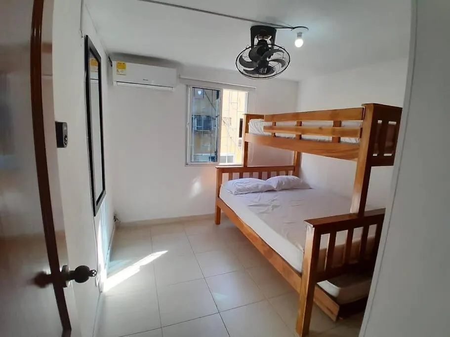 El Bendecido. Amplio Apartamento Entero Con Excelente Ubicacion Y Parqueadero Privado Gratis Las 24 Horas. Daire Cartagena